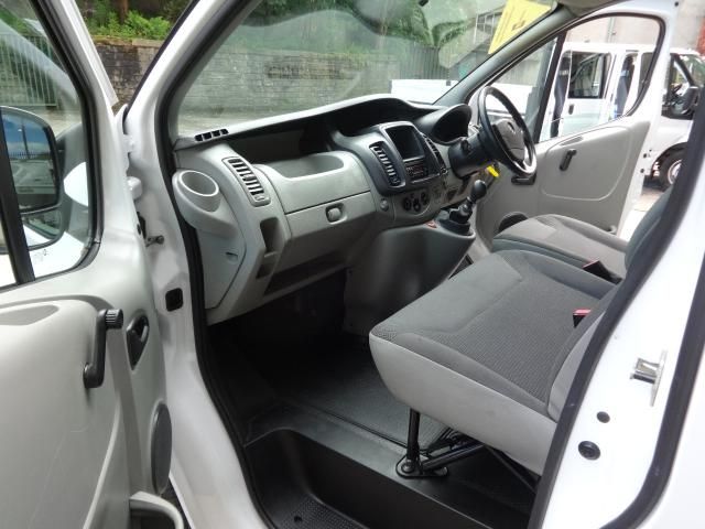 2010 Vauxhall Vivaro 2.0 2900CDTI SHR 5d image 9