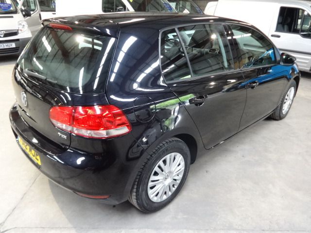 2012 Volkswagen Golf 1.6 S TDI 5d image 3
