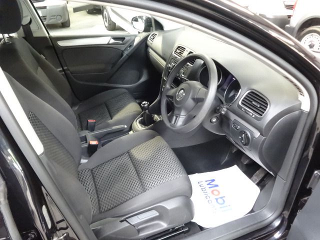 2012 Volkswagen Golf 1.6 S TDI 5d image 8