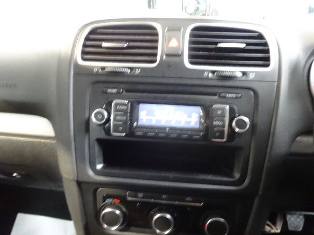 2012 Volkswagen Golf 1.6 S TDI 5d image 9