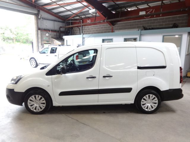 2014 Citroen Berlingo 1.6 725 X L2 HDI image 3