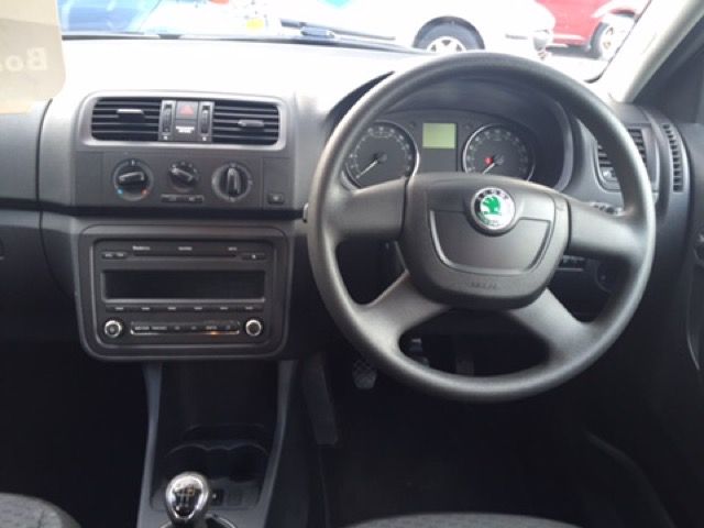 2011 Skoda Fabia 1.6 SE TDI CR 5d image 9