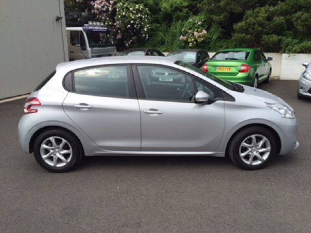 2013 Peugeot 208 1.2 Active 5d image 2