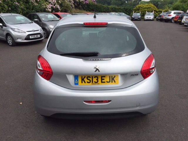 2013 Peugeot 208 1.2 Active 5d image 3
