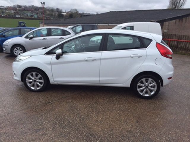 2009 Ford Fiesta 1.2 Zetec 5d image 4