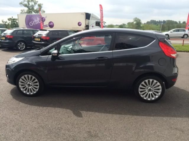 2010 Ford Fiesta 1.4 Titanium 3d image 5