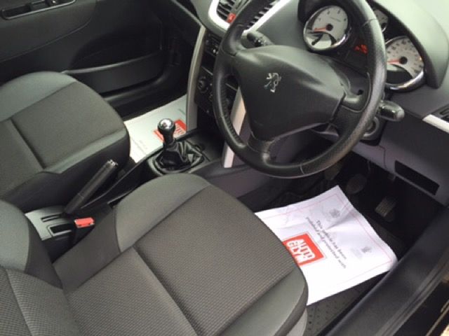 2011 Peugeot 207 1.4 HDI 5d image 6