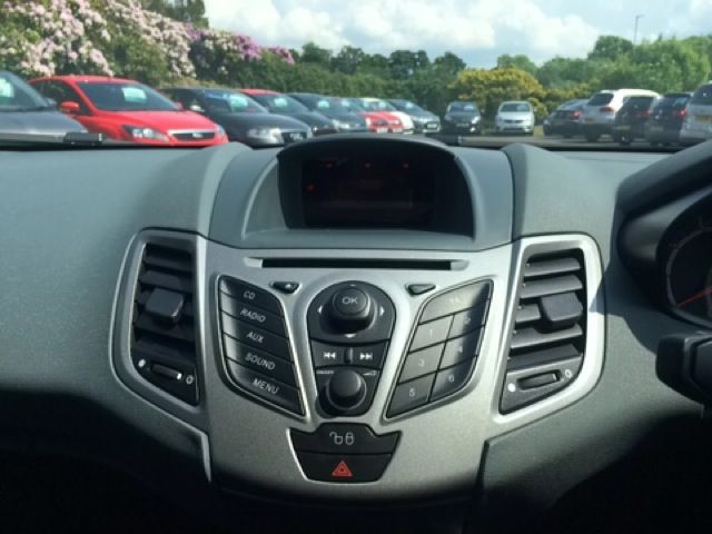 2010 Ford Fiesta 1.4 EDGE 5d image 10