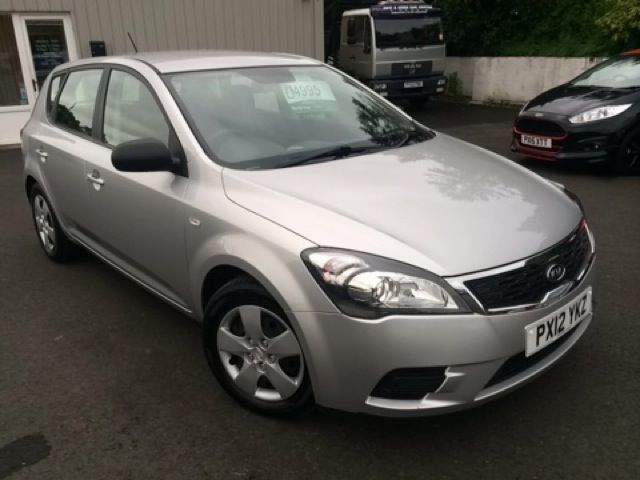 2012 KIA Ceed 1.4 1 5d image 1