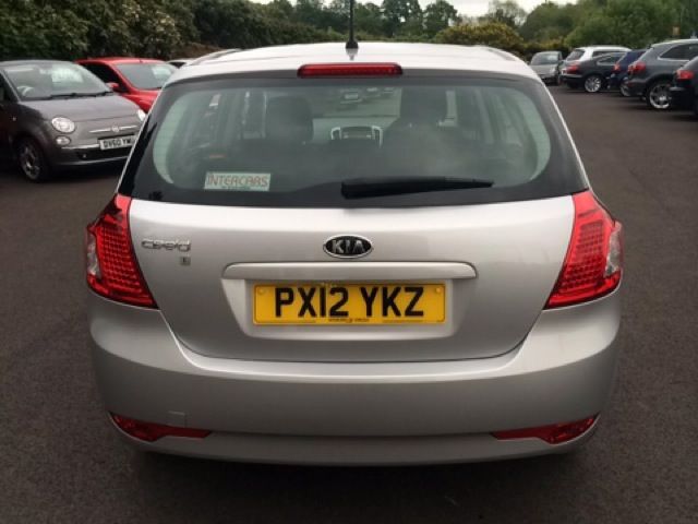 2012 KIA Ceed 1.4 1 5d image 4