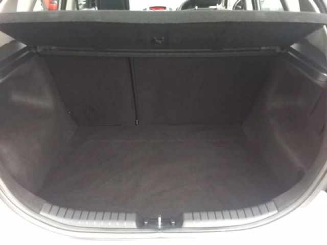 2012 KIA Ceed 1.4 1 5d image 8