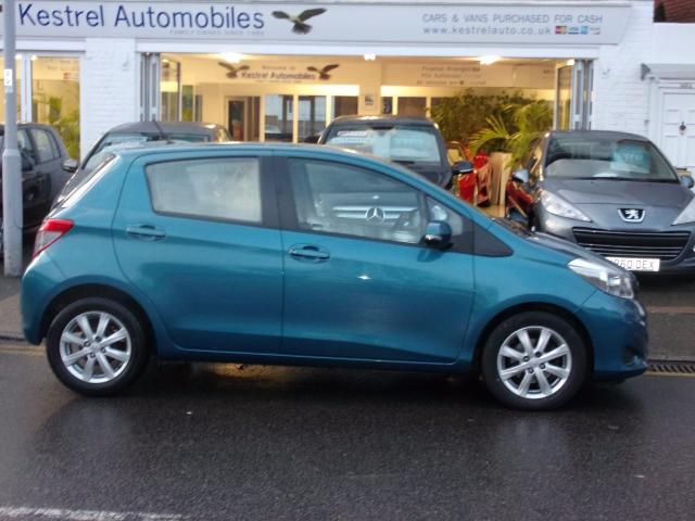 2013 Toyota Yaris 1.4 D-4D TR 5d image 2