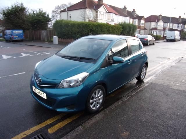 2013 Toyota Yaris 1.4 D-4D TR 5d image 3