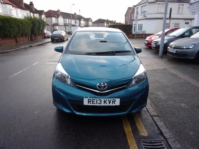 2013 Toyota Yaris 1.4 D-4D TR 5d image 4