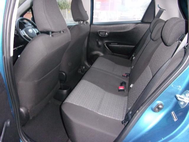 2013 Toyota Yaris 1.4 D-4D TR 5d image 7