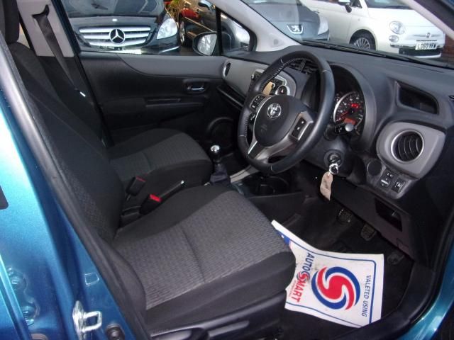 2013 Toyota Yaris 1.4 D-4D TR 5d image 9