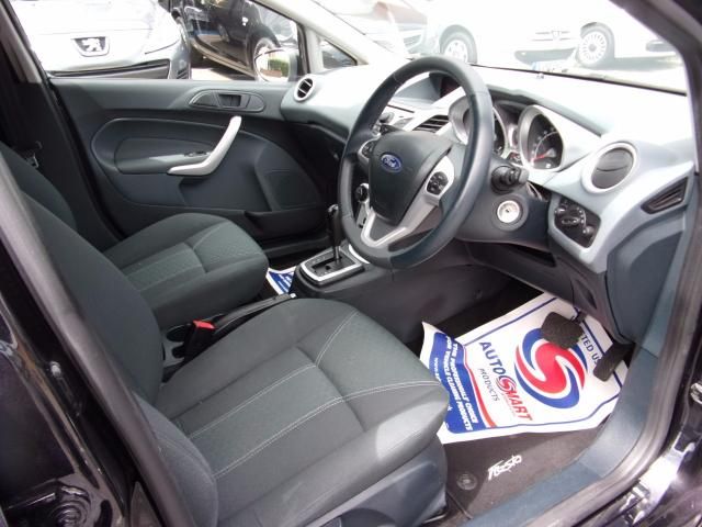 2009 Ford Fiesta 1.4 Titanium 5d image 10