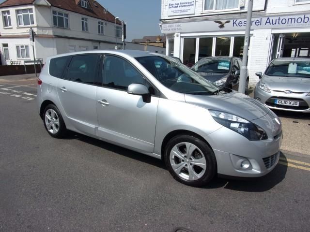 2011 Renault Scenic 1.9 DCI 5d image 1