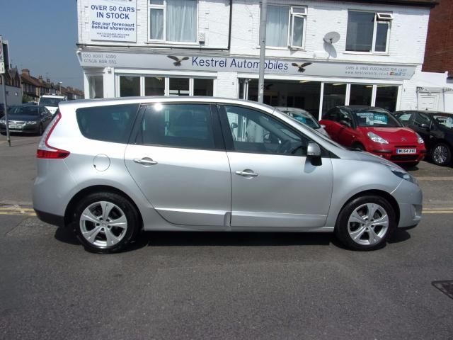 2011 Renault Scenic 1.9 DCI 5d image 2