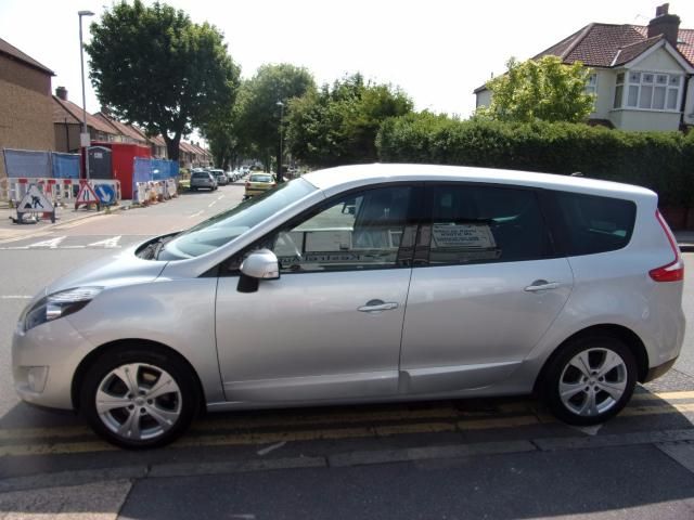2011 Renault Scenic 1.9 DCI 5d image 3