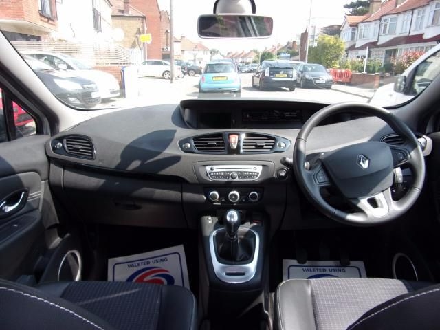 2011 Renault Scenic 1.9 DCI 5d image 7