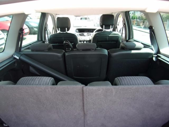 2011 Renault Scenic 1.9 DCI 5d image 10