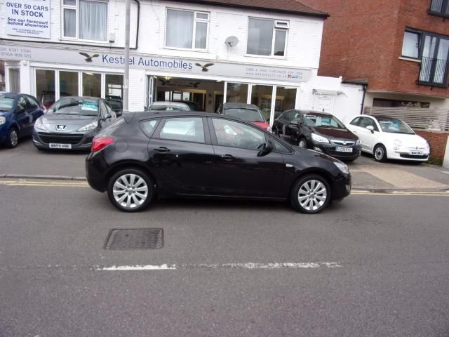 2010 Vauxhall Astra 1.4 5d image 4