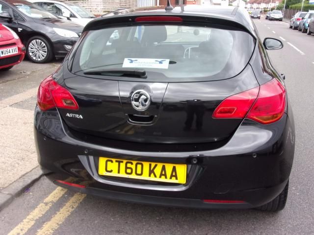 2010 Vauxhall Astra 1.4 5d image 5