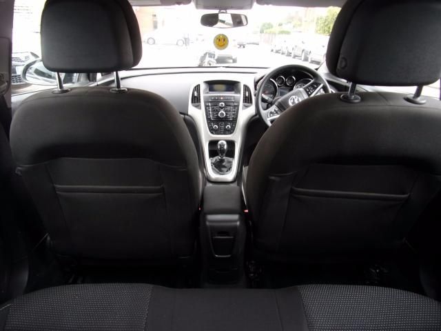 2010 Vauxhall Astra 1.4 5d image 7