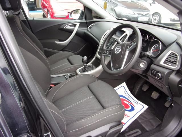 2010 Vauxhall Astra 1.4 5d image 10