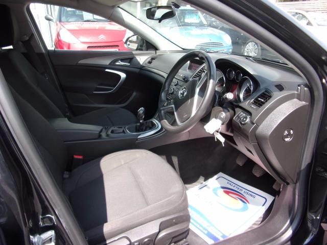 2010 Vauxhall Insignia 2.0 CDTI 5d image 7