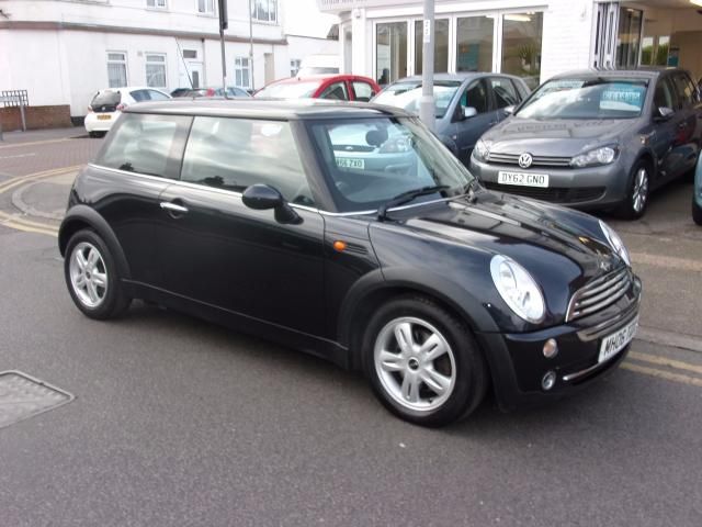 2006 MINI Hatch Cooper 1.6 3d image 1