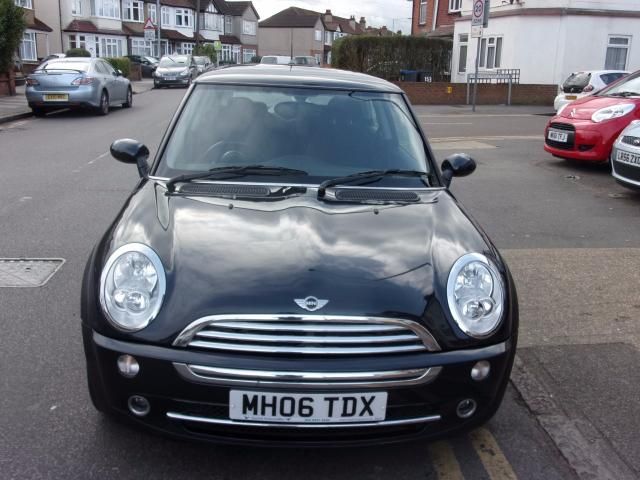 2006 MINI Hatch Cooper 1.6 3d image 2