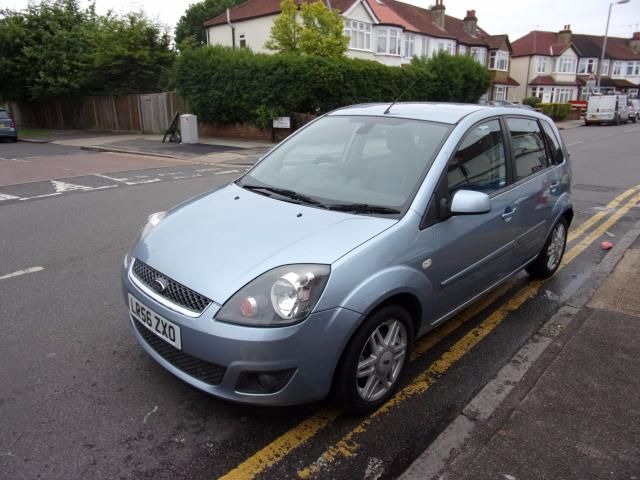2006 Ford Fiesta 1.4 Ghia 16V 5d image 1