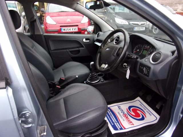 2006 Ford Fiesta 1.4 Ghia 16V 5d image 7