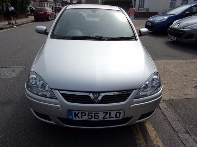 2006 Vauxhall Corsa 1.4 16V 5d image 2