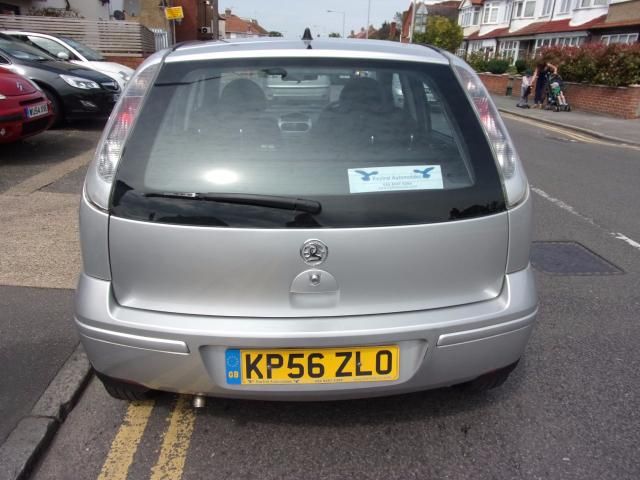2006 Vauxhall Corsa 1.4 16V 5d image 5