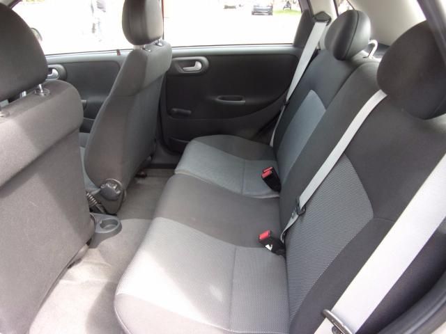 2006 Vauxhall Corsa 1.4 16V 5d image 9