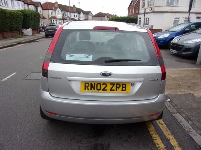 2002 Ford Fiesta 1.6 Ghia16V 5d image 4