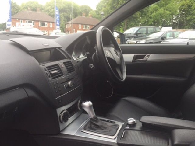 2009 Mercedes-Benz 2.1 C220 CDI Sport 4d image 7