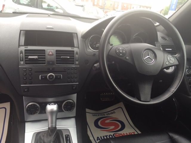 2009 Mercedes-Benz 2.1 C220 CDI Sport 4d image 8