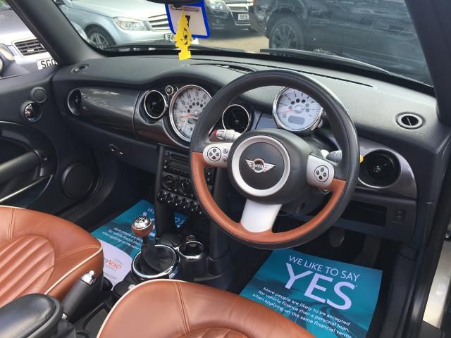 2007 Mini Convertible 1.6 One 2d image 6