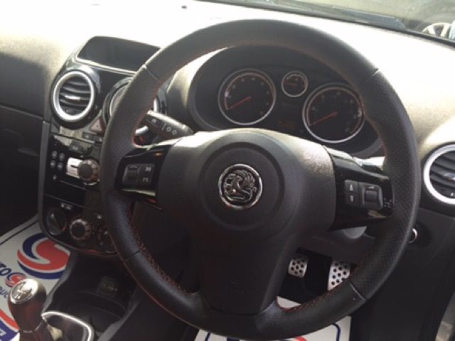 2011 Vauxhall Corsa 1.4 SRI 5d image 7