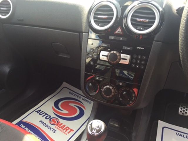 2011 Vauxhall Corsa 1.4 SRI 5d image 8