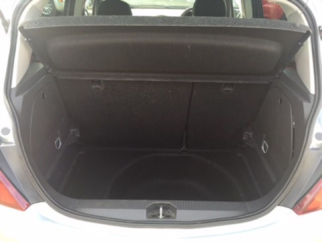 2011 Vauxhall Corsa 1.4 SRI 5d image 9