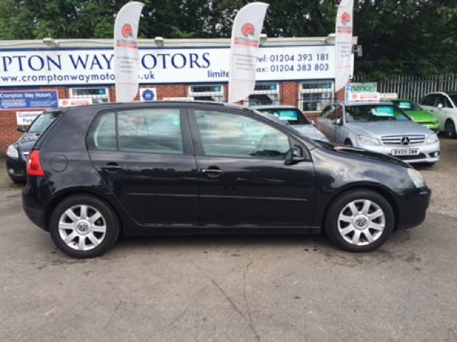 2004 Volkswagen Golf 2.0 GT FSI 5d image 2