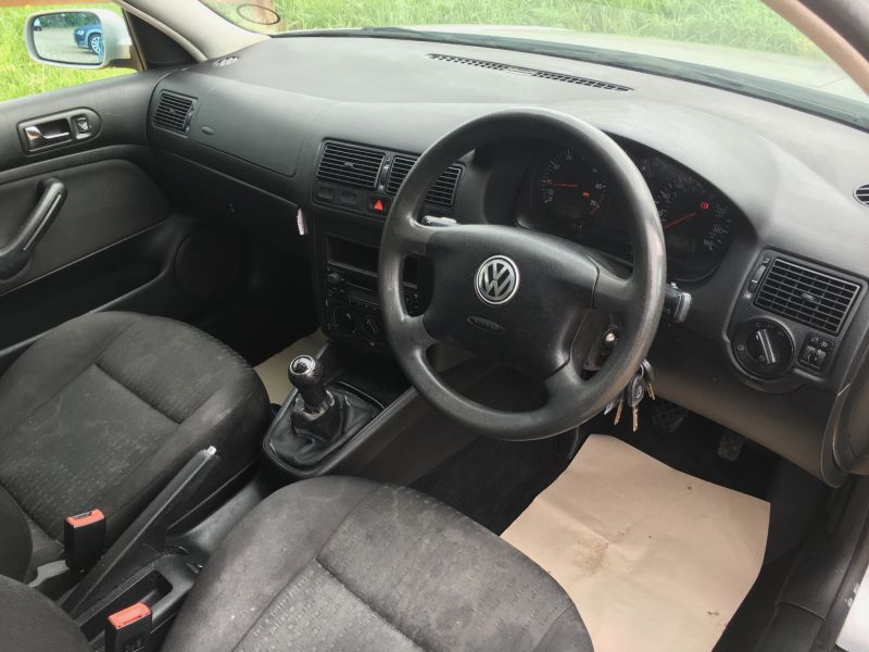 2001 Volkswagen Golf 1.6 S image 5