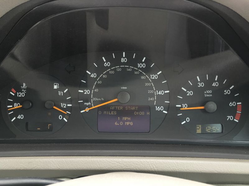 2001 Mercedes-Benz CLK 320 image 8