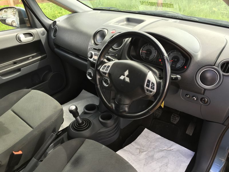 2009 Mitsubishi Colt 1.3 image 5