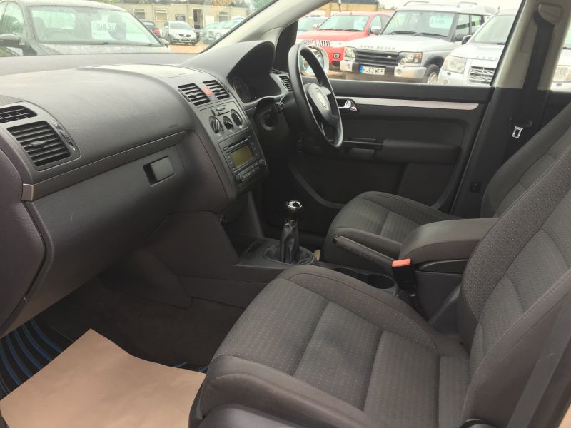 2004 Volkswagen Touran 1.9 TDI PD SE image 6